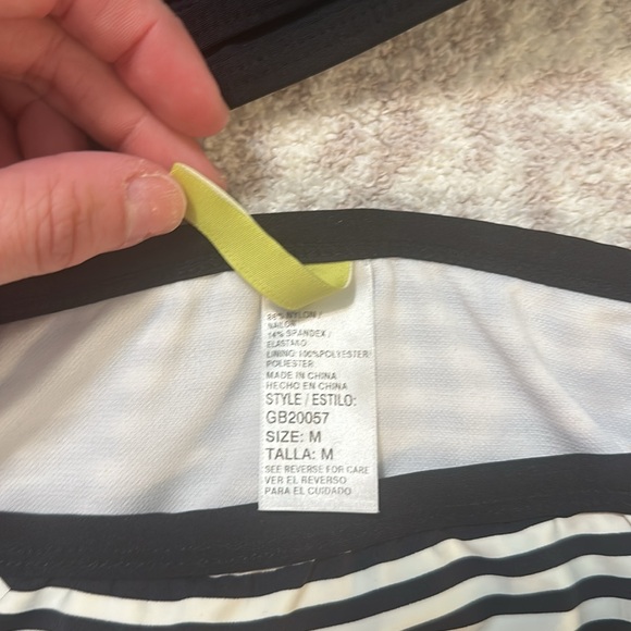 Gisni bini black and white bikini never worn nwot medium - Picture 4 of 7